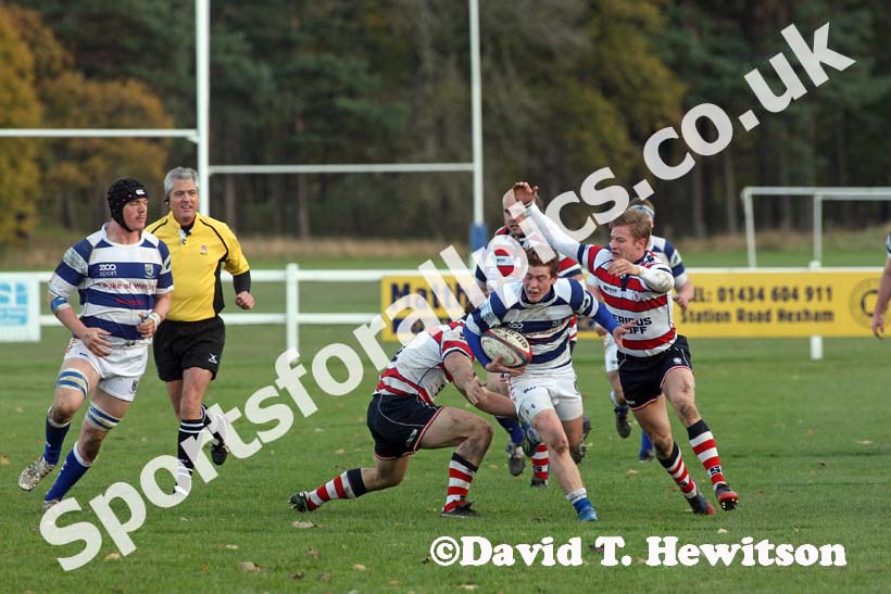Tynedale's Matty Outson attempts to break through the Rosslyn Park defence at Tynedale Park, Corbridge, Northumberland. Photo: David T. Hewitson/Sports for All Pics